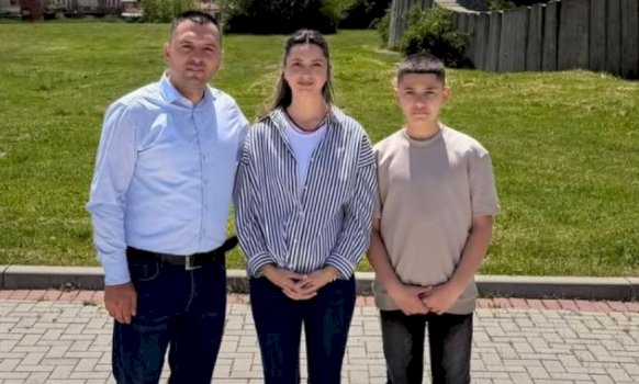 fahri-fazliu-i-ri-se-bashku-me-vajzen-e-agron-rrahmanit-ne-28-vjetorin-e-renies-se-tij