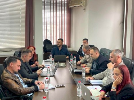 bordi-i-rtk-se-nis-mbledhjen-e-dyte,-pritet-caktimi-i-ushtruesve-te-detyres-per-televizionin-dhe-radion