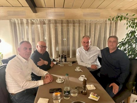 vellezerit-e-thacit-pine-kafe-me-fatmir