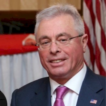 bajraktari-falenderon-kongresmenin-self-per-mbeshtetjen-ndaj-kosoves