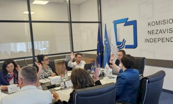 KPM ndëshkon Klan Kosovën me 3 mijë euro gjobë: Rexha e quan vendim "skandaloz"
