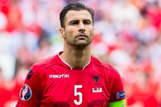 lorik-cana-thirrje-shqiptareve:-bashkohuni-per-mbrojtjen-e-gjuhes-shqipe!