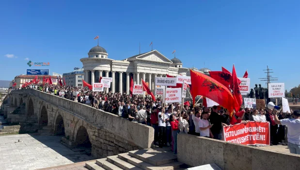 maqedoni-e-veriut:-protesta-e-studenteve-shqiptare-merr-mbeshtetje-nga-te-gjitha-anet