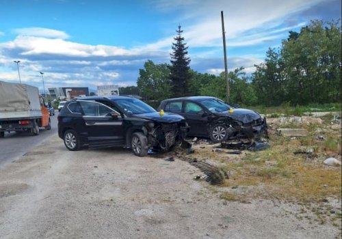 aksident-ne-mitrovice-–-policia-jep-detaje-per-4-personat-e-lenduar