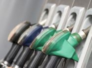ministria-publikon-cmimet-tavan-per-sot,-nafta-e-benzina-shtrenjtohen-pak