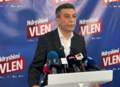 mexhiti-i-vlen-reagon-disa-ore-para-protestes:-provimi-i-jurisprudences-edhe-ne-gjuhen-shqipe,-se-shpejti