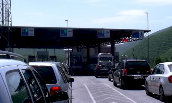 bllokohet-kufiri-kosove-rmv,-policia-maqedonase-e-ndalon-qarkullimin
