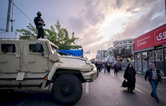 arme-ne-televizion-dhe-ne-rruget-e-iranit,-trump-riperterin-kercenimet-per-lufte
