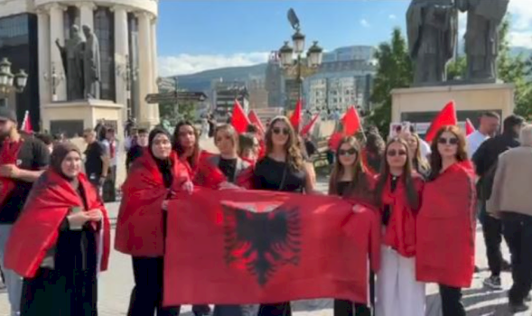 protesta-ne-shkup,-fillon-grumbullimi-i-protestuesve