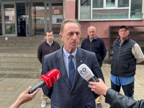 azemi:-greva-e-punetoreve-teknike-te-shkollave-do-te-vazhdoje-derisa-pagat-te-dalin-ne-llogari-bankare
