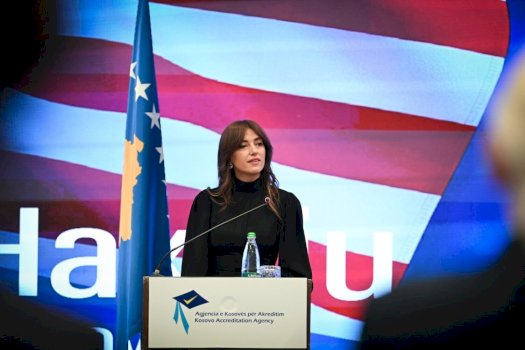 albulena-haxhiu-merr-pjese-ne-gala-mbremjen-e-organizuar-me-rastin-e-njohjes-se-agjencise-se-kosoves-per-akreditim