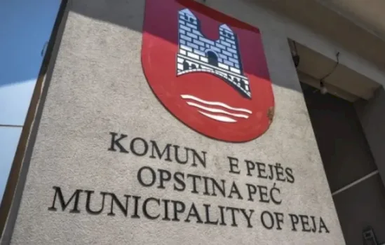 pese-komuna-te-rajonit-te-pejes-paguan-mbi-9-milione-euro-per-vendimet-gjyqesore