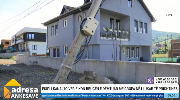  Sa s ka ra në oborr të shtëpisë    Gazetarja Diona Krasniqi verifikon shtyllën e dëmtuar në Llukar