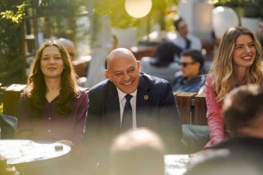 ardian-gjini-takon-studentet-ne-prishtine:-cdo-sfide-e-tyre-eshte-sot-detyre-e-jona