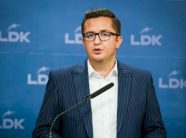 besian-mustafa:-vjosa-osmani-eshte-profesioniste-dhe-politikane-e-shkelqyer