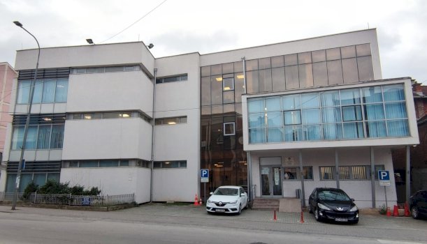 ngrihen-18-prona-dhe-kerkohet-paraburgim-per-te-arrestuarin-per-keqperdorim-te-pozites-zyrtare-ne-rastin-“pronat-ne-prizren”