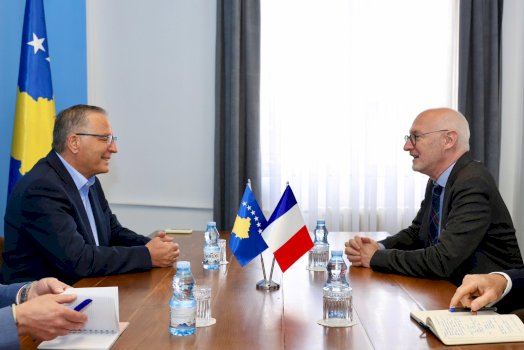 bedri-hamza-takon-ambasadorin-francez:-kosova-duhet-t’i-jape-fund-krizave-te-vazhdueshme