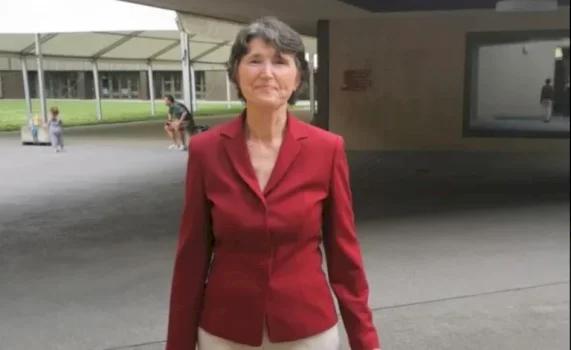 vdes-ish-e-burgosura-politike,-drita-kuci
