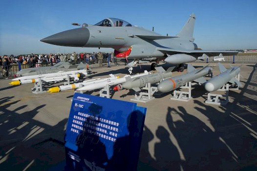 “bloomberg”:-vuciqi-po-i-afrohet-vijes-se-kuqe-te-be-se-–-shkak-lidhjet-e-tij-me-kinen
