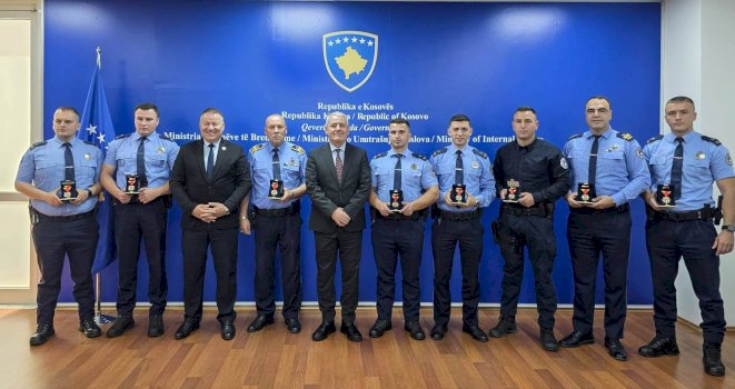 policia-e-kosoves:-tete-zyrtare-policore-dekorohen-me-medalje-per-shpetim-jet