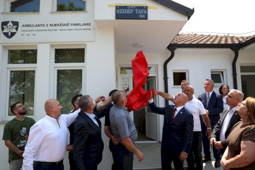 zbulohet-pllaka-perkujtimore-e-rexhep-tafes,-mjeku-qe-sakrifikoi-gjithcka-per-lirine