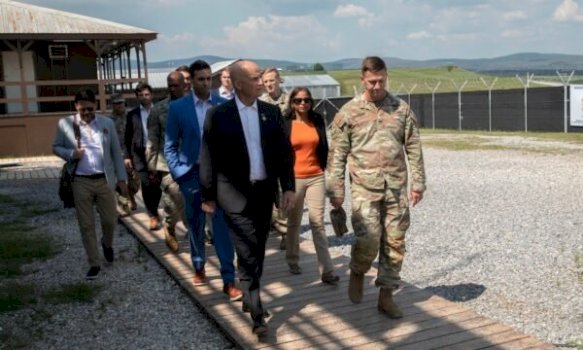 kongresistet-amerikane-nga-presheva-vijne-ne-kosove,-prattipati-i-pret-ne-bondsteel