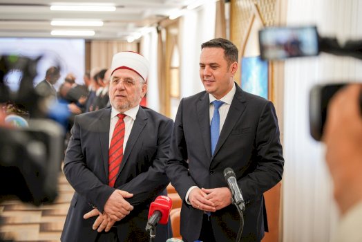 abdixhiku-ne-vizite-te-bik-u,-e-pergezon-myfti-ternaven-per-mbeshtetjen-ndaj-familjeve-ne-nevoje