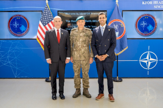 komandanti-i-kfor-it-pret-ne-takim-kongresistet-amerikan,-u-tregon-per-situaten-e-sigurise-ne-rajon