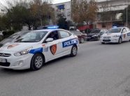 aksident-fatal-ne-fier,-automjeti-del-nga-rruga-dhe-perfundon-ne-kanal-–-humb-jeten-37-vjecari