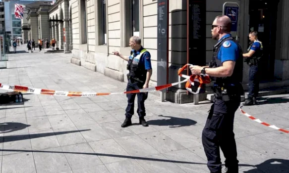 sulm-terrorist-ne-stacionin-e-trenit-ne-zvicer,-tre-persona-theren-me-thike