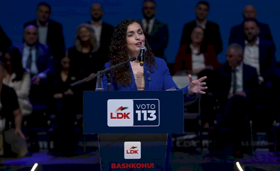 osmani:-ka-lidere-qe-jetojne-nga-kriza,-sepse-pa-krize-e-humbin-rendesine