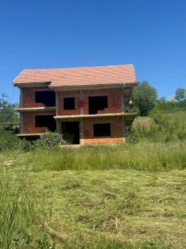 “‘nuk-munda-te-hyja’:-vasfije-krasniqi-perballe-vendit-ku-perjetoi-dhunen-seksuale-gjate-luftes