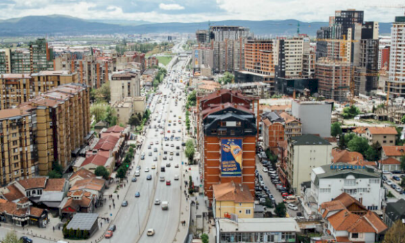 nese-prishtina-miraton-taksen-10-euroshe-“per-te-huajt”,-fushe-kosova-do-ta-beje-20-vec-per-prishtinasit