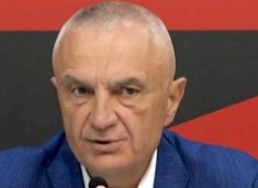 nderron-jete-babai-i-ilir-metes,-spak-i-jep-leje-te-dale-nga-qelia