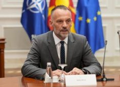 arben-fetai-jep-doreheqje-nga-posti-i-zv.-kryeministrit-te-maqedonise-se-veriut