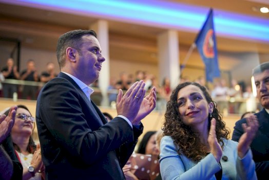 ldk-mbyll-fushaten-me-tubim-te-madh-ne-prishtine,-abdixhiku:-kosova-eshte-gati-per-ndryshim