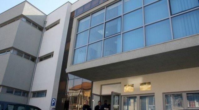 prokuroria-ngre-aktakuze-per-grabitjen-prane-tregut-te-gjelber-ne-prizren