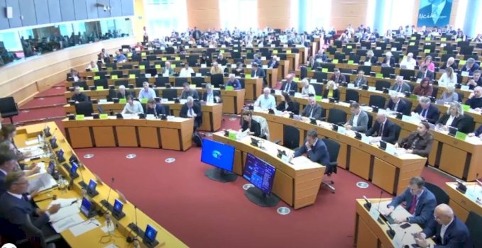 pe-miraton-raportin-per-kosoven,-terras:-shpresoj-te-perfundoje-bllokada-institucionale