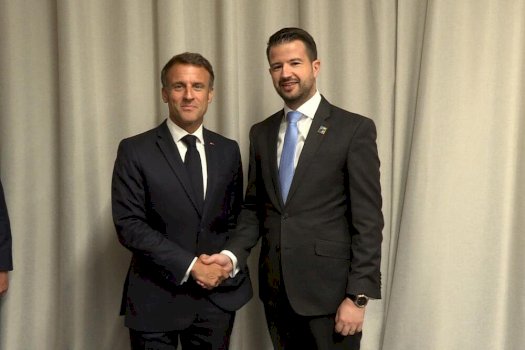 macron-mberrin-ne-mal-te-zi,-pritet-nga-milatoviq