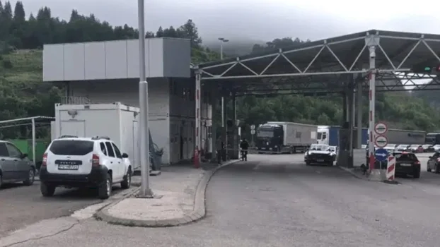 ke:-situata-ne-pikat-kufitare-serbi-mali-i-zi-te-kthehet-ne-normalitet