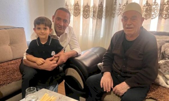 daut-haradinaj-viziton-babain-e-muje-krasniqit:-familja-krasniqi,-simbol-i-qendreses-dhe-sakrifices-kombetare