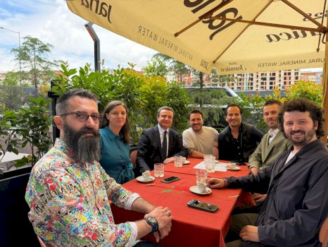Ilir Kërçeli  Kafe mëngjesi me Kurtin dhe Rizvanollin pas vizitave në terren