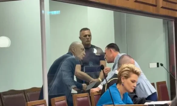 “jam-i-revoltuar”,-ilir-meta-perserit-kerkesen-per-daljen-nga-kafazi-i-xhamit,-gjykata-ia-rrezon-serish