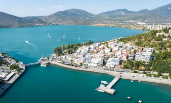 lekundje-te-forta-ne-athine,-dy-termete-njera-pas-tjetres