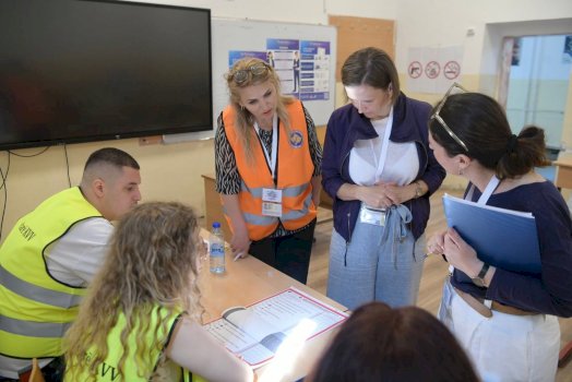 BE-ja monitoron qendrat e votimit në Kosovë gjatë zgjedhjeve
