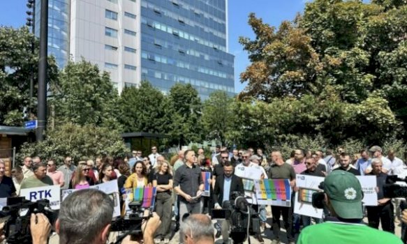 Protestë sindikale në RTK: Punëtorët kërkojnë pagesën e plotë të pagave 