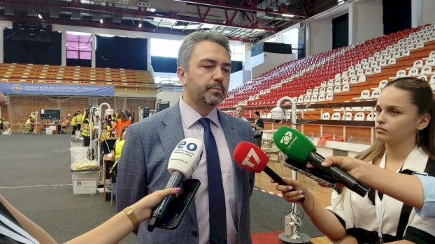 radoniqi:-numerimi-i-votave-pa-probleme,-s’mund-te-jape-date-te-sakte-per-rezultatet-perfundimtare