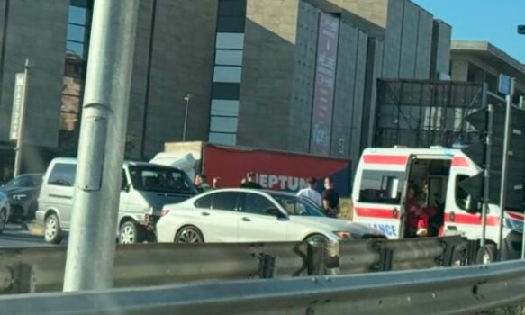 Aksident trafiku në rrethin e Çagllavicës, shkakton kolona të mëdha
