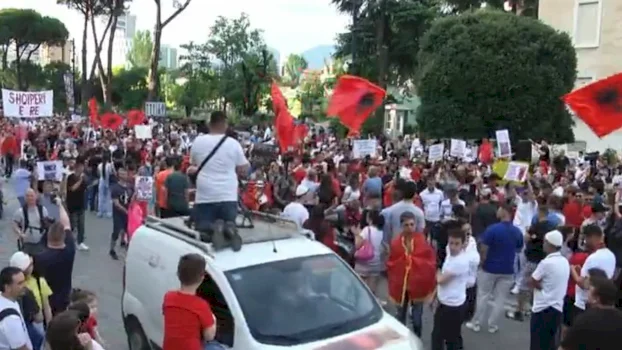 protesta-per-zvernecin-hyn-ne-diten-e-12-te,-marshim-drejt-kryeministrise-dhe-5-kerkesat-e-qytetareve