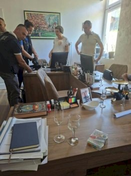 arrestohen-dy-drejtor-te-shkollave-paralele-serbe-ne-kamenice